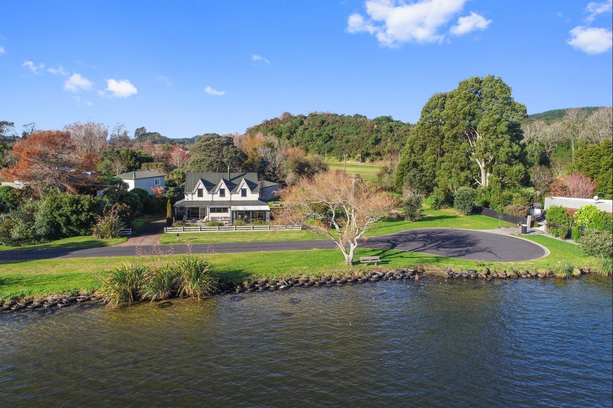 15 Waana Street, Mourea, Rotorua - Carousel 1
