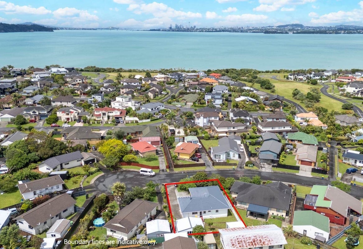 12 Glenhaven Place, Te Atatu Peninsula, Auckland - Carousel 2