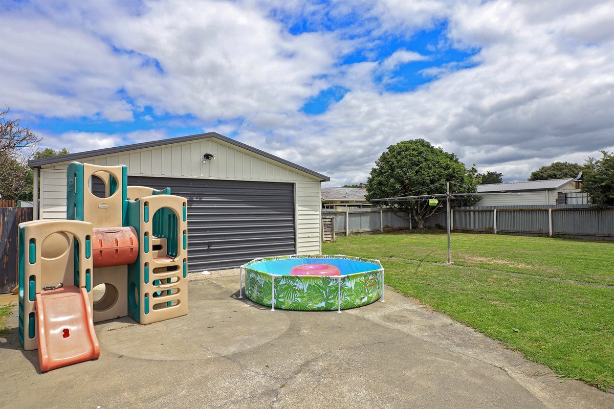 7 Kirkcaldy Crescent, Flaxmere, Hastings - Carousel 15