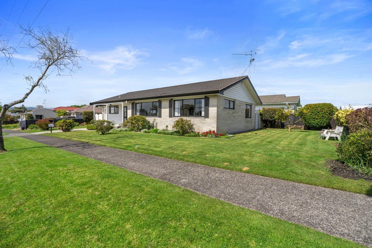 16 Pooles Road, Greerton, Tauranga - Carousel 2