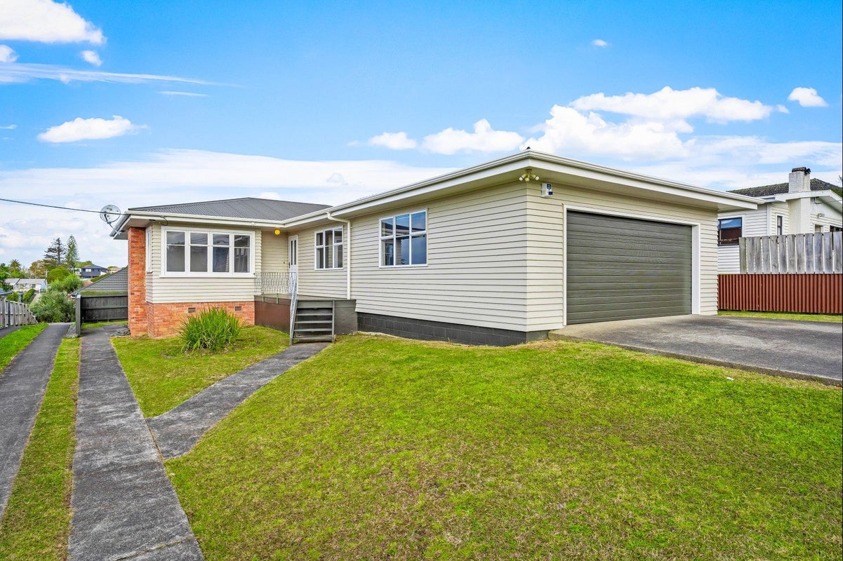 35 Eastglen Road, Glen Eden, Auckland - Carousel 1