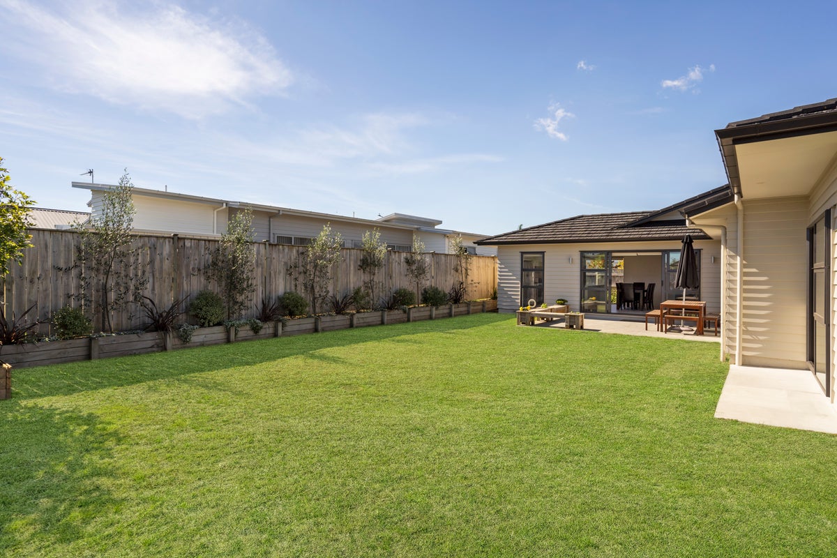 12 Gelderland Way, Karaka, Papakura - Carousel 25