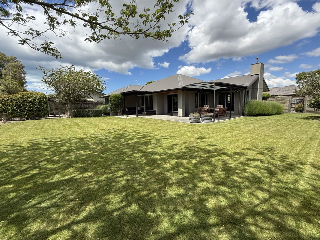 25 Clearwater Place, Mayfield, Blenheim - Carousel 1
