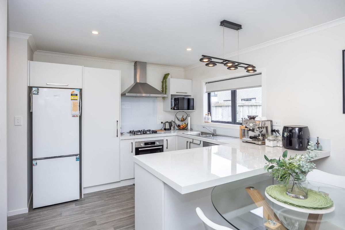 1/106 Comries Road, Chartwell, Hamilton - Carousel 1