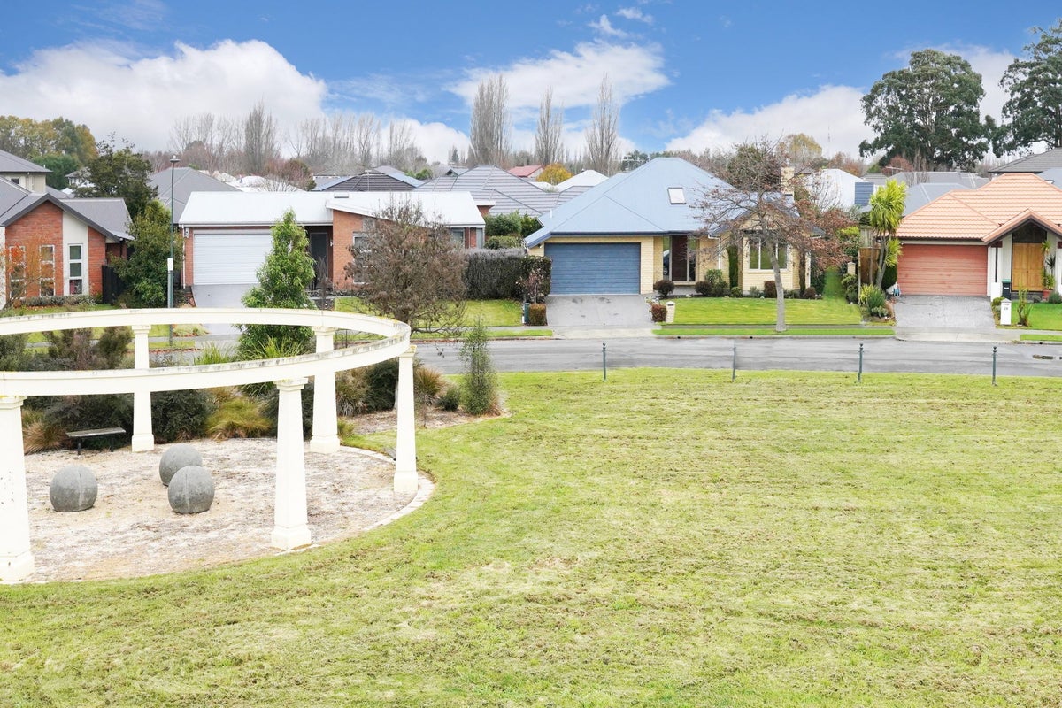 26 Wagner Crescent, Northwood, Christchurch - Carousel 24