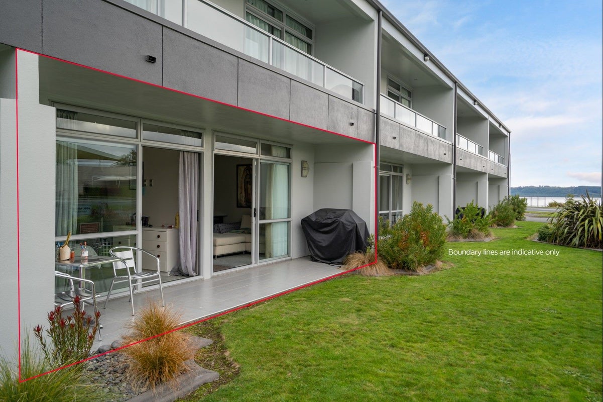 300 Lake Terrace, Two Mile Bay, Taupo - Carousel 1