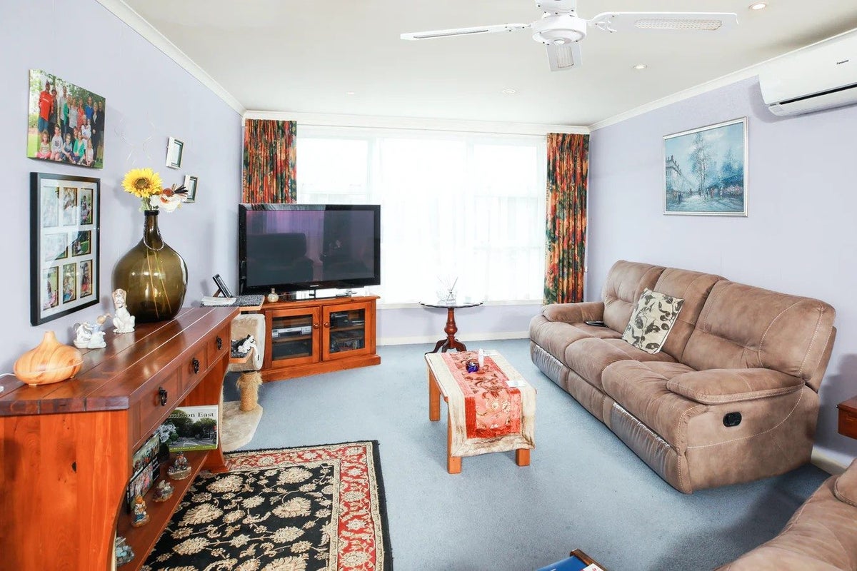 56 Wellington Street, Hamilton East, Hamilton - Carousel 2