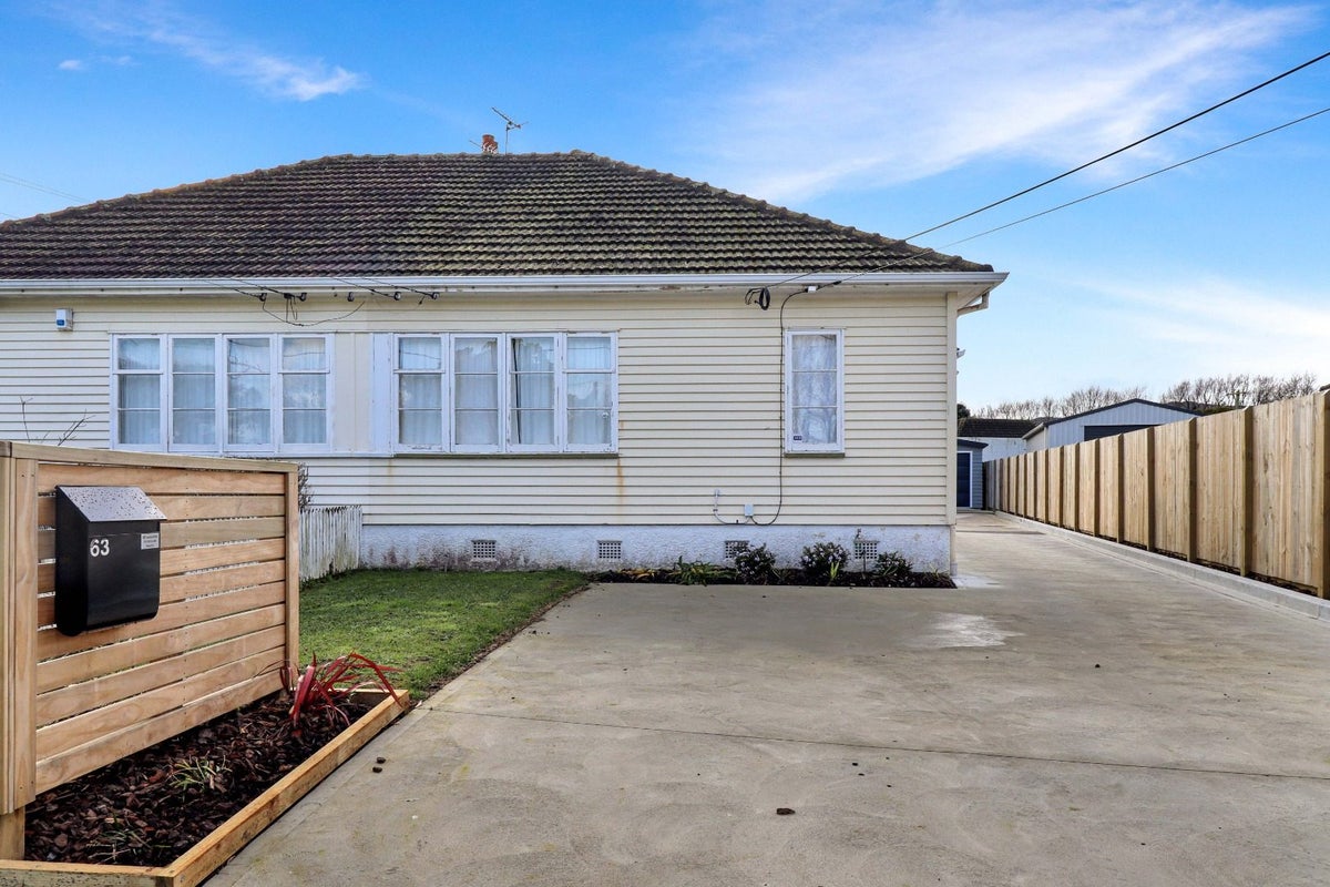 63 Lincoln Avenue, Epuni, Lower Hutt - Carousel 1