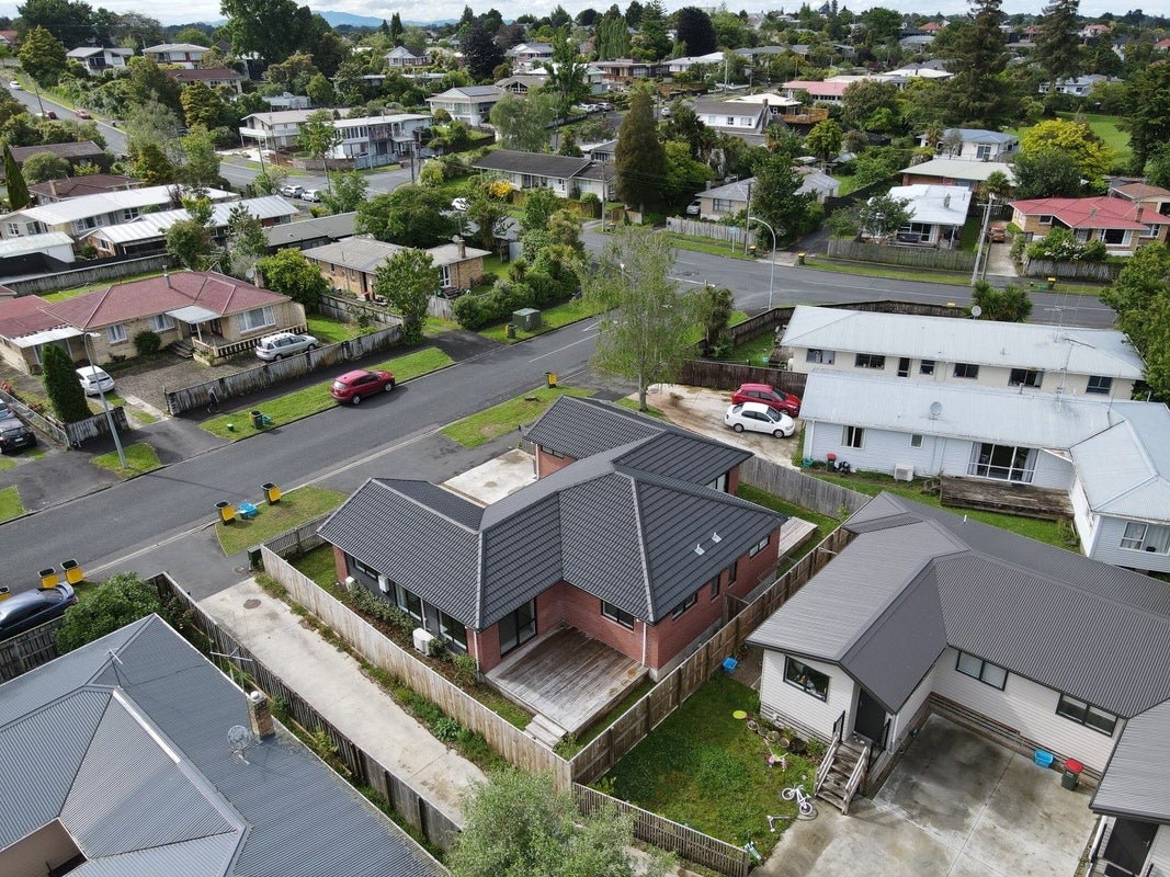 1/3 Helena Road, Hillcrest, Hamilton - Carousel 2