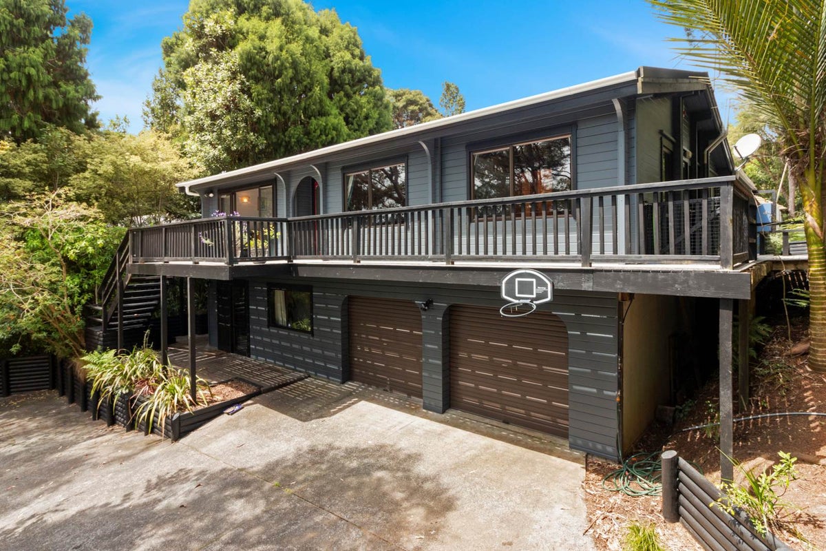 86 Mountain Road, Henderson Valley, Auckland - Carousel 1