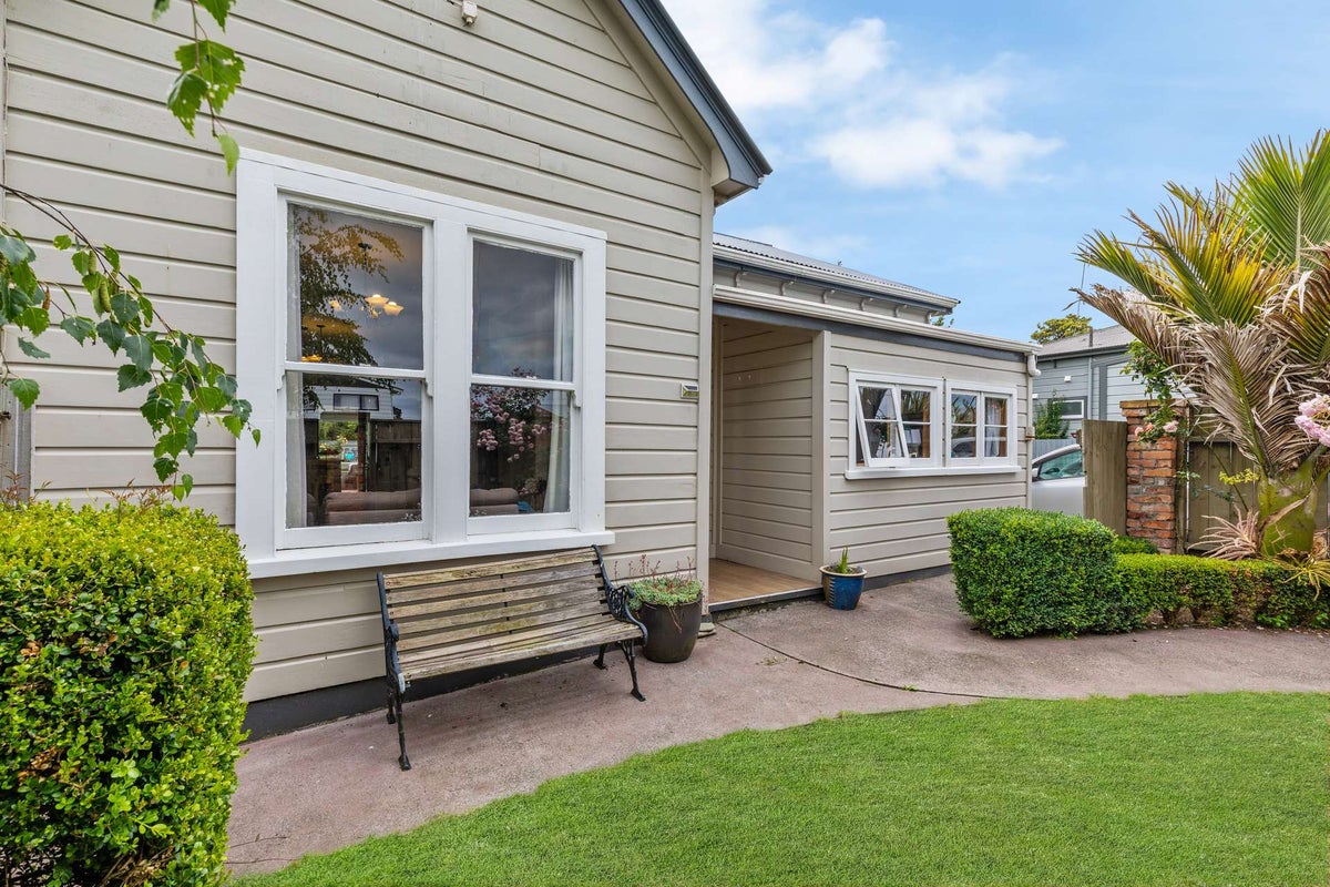 106 Campbell Street, Whanganui, Whanganui - Carousel 1