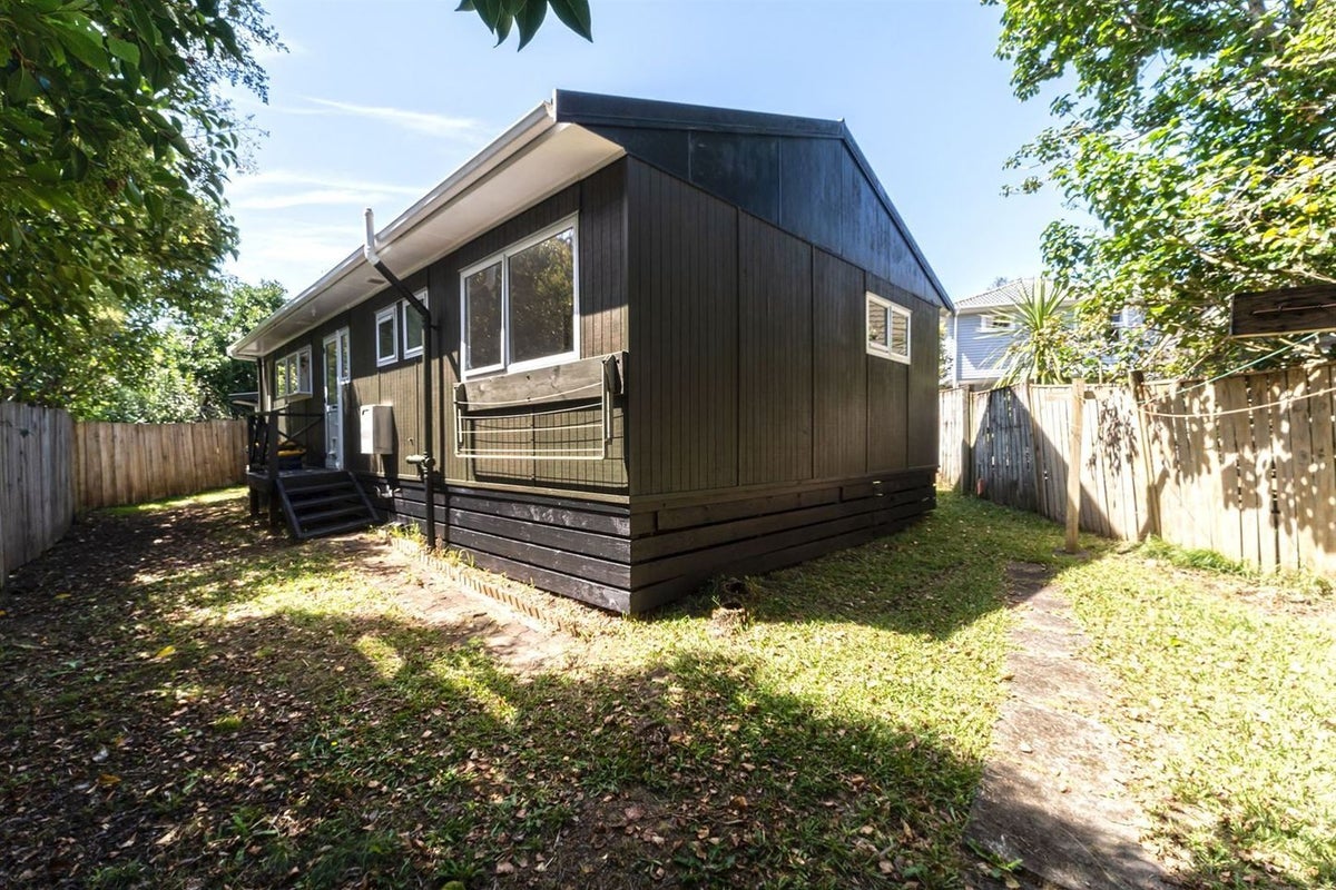 22A Lyford Crescent, Sunnynook, Auckland - Carousel 13