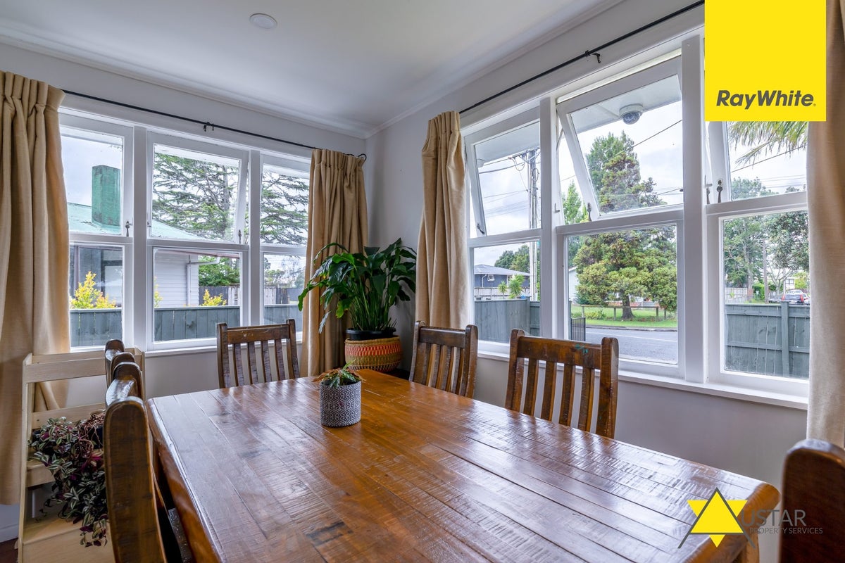 61A Cobham Crescent, Kelston, Auckland - Carousel 1