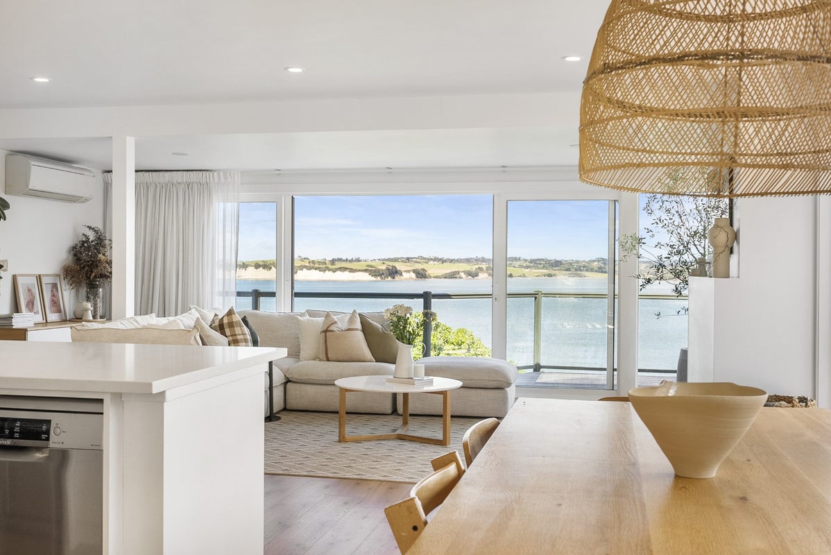785 Whangaparaoa Road, Manly, Whangaparaoa - Carousel 1