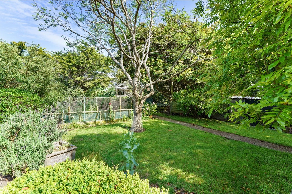 15 Arthur Street, Waikawa Beach, Levin - Carousel 2