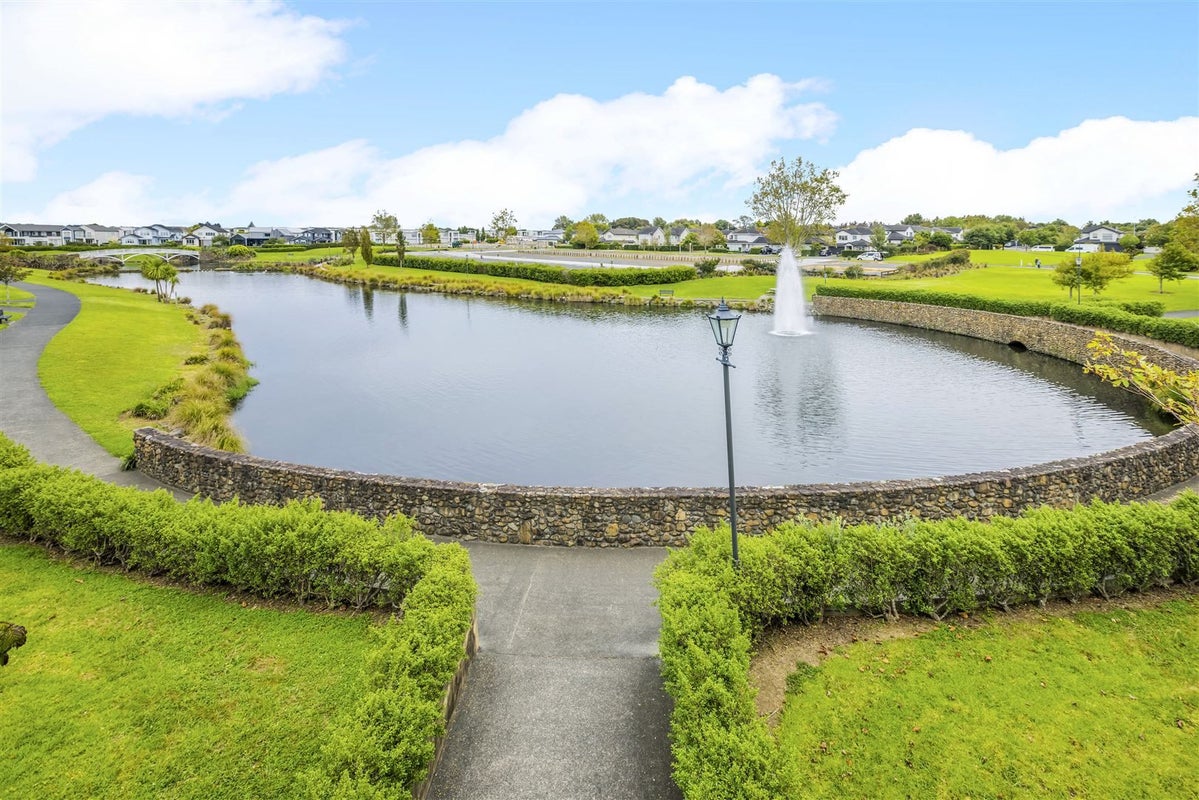48 Pickaberry Avenue, Karaka, Papakura - Carousel 17