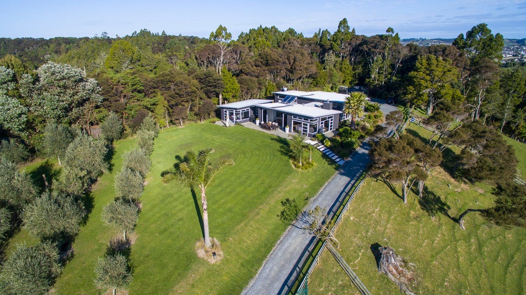 58 McCallum Drive, Sandspit, Warkworth - Carousel 2