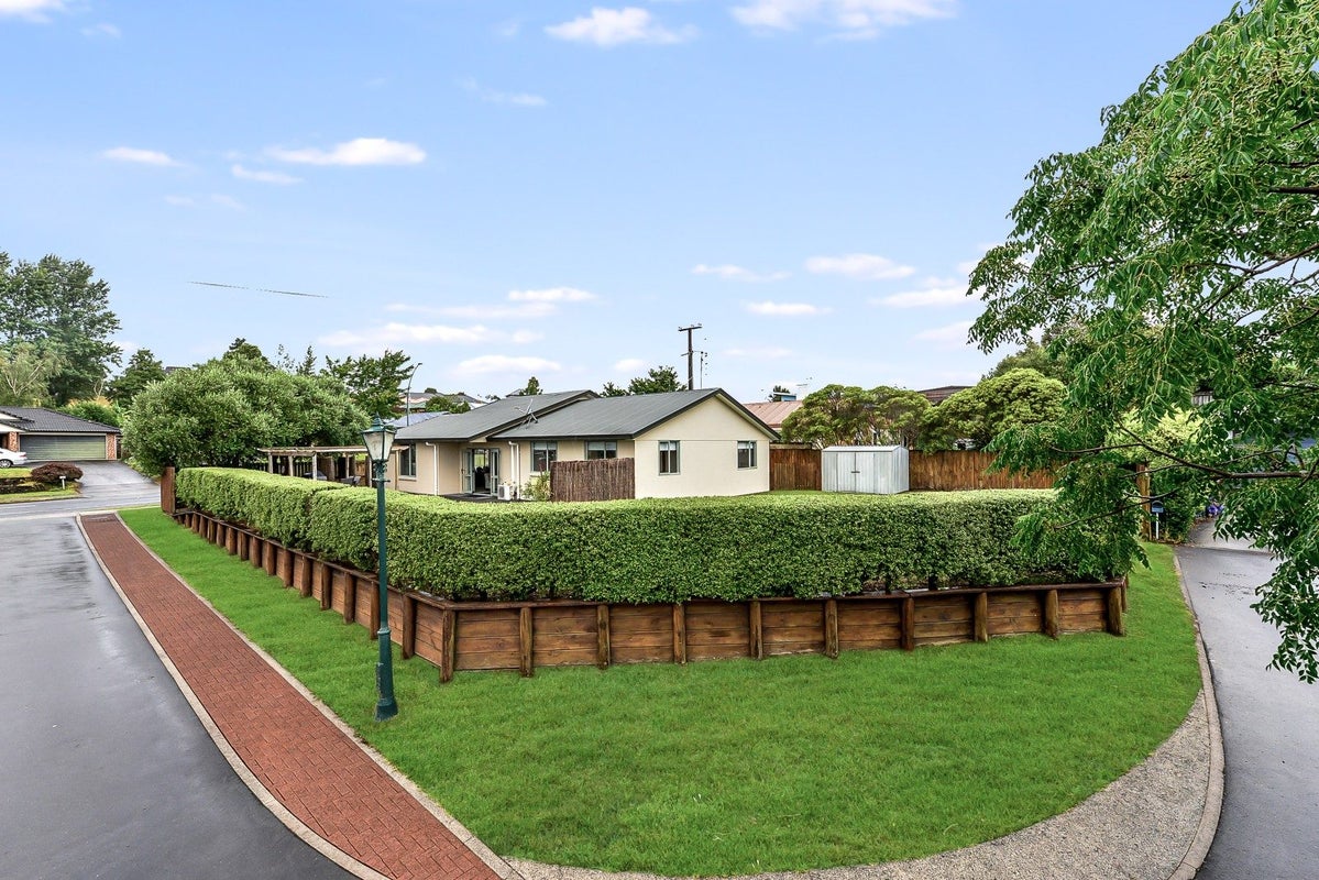 27 Brymer Road, Grandview Heights, Hamilton - Carousel 1