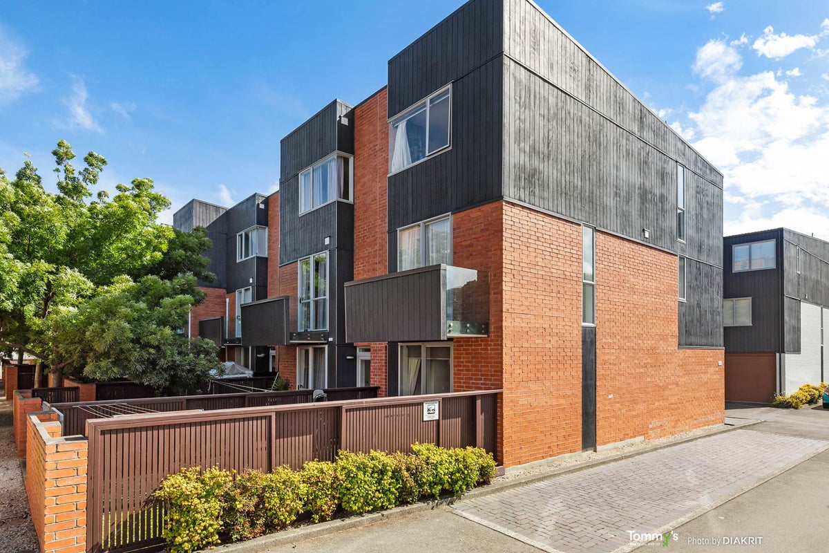 24/120 Rintoul Street, Newtown, Wellington - Carousel 1
