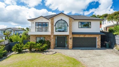 76 San Valentino Drive, Henderson, Auckland - Carousel 1