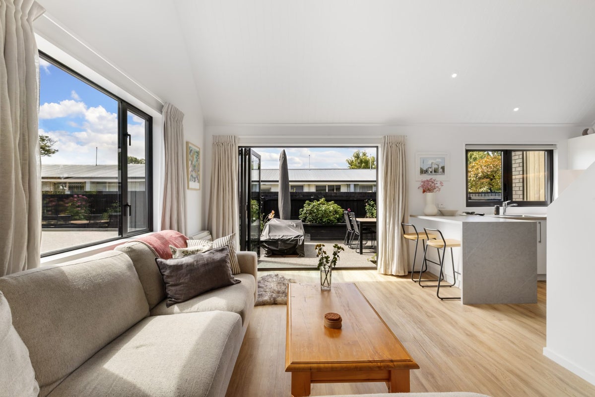 141A Champion Street, Edgeware, Christchurch - Carousel 2