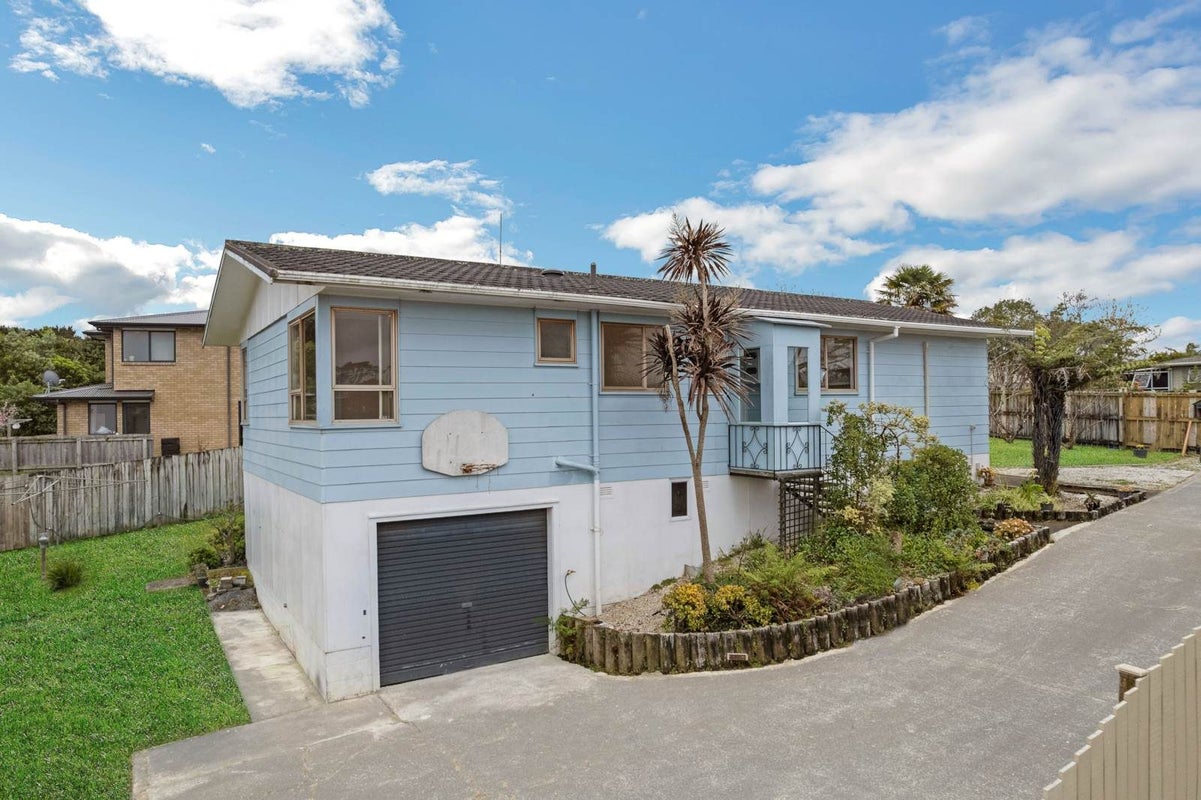 32 Cockayne Crescent, Sunnynook, North Shore City, Auckland - Carousel 2