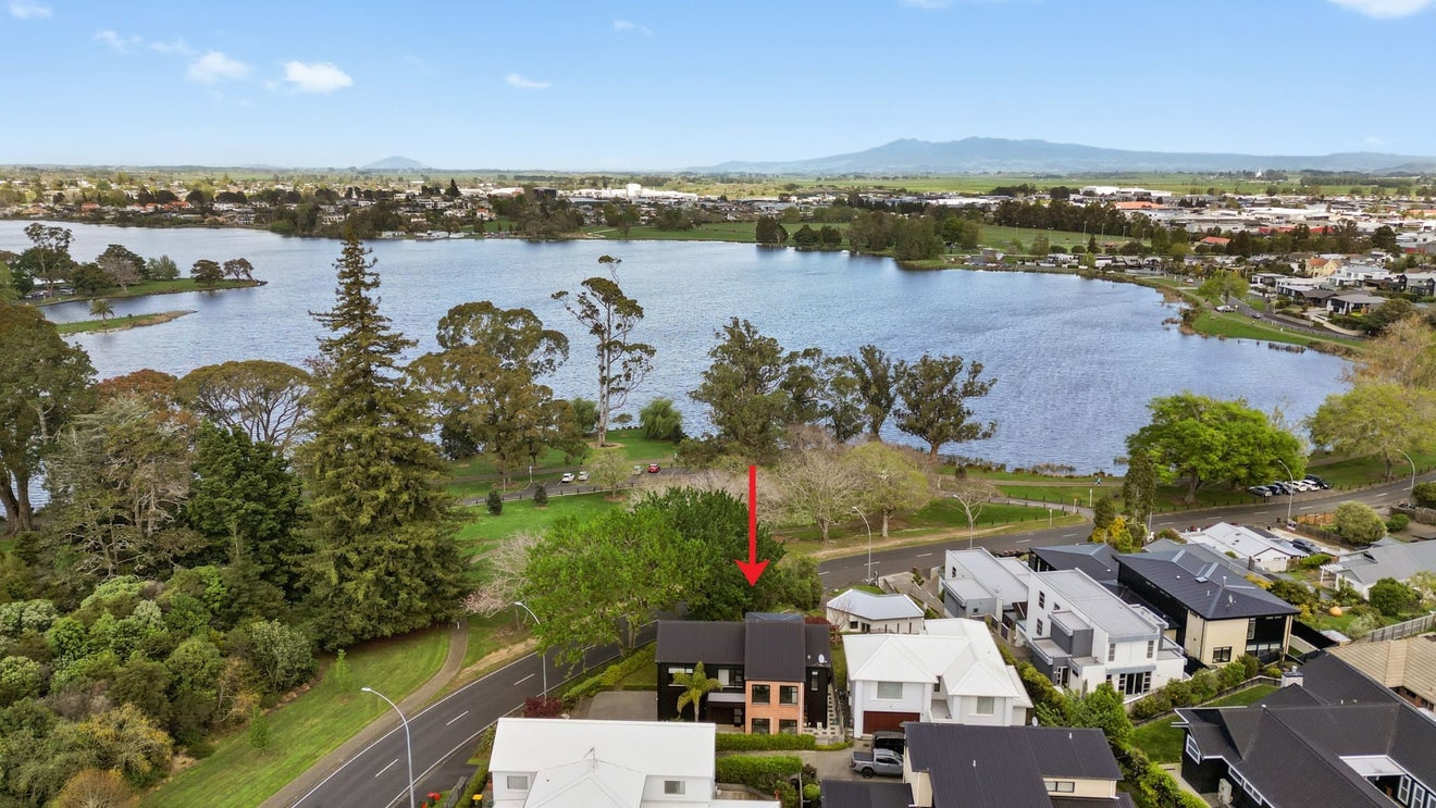 3B Lake Domain Drive, Frankton, Hamilton - Carousel 1