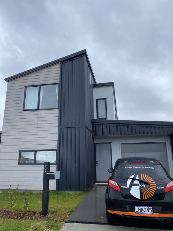 92 Jacks Landing Drive, Hamilton Lake, Hamilton - Carousel 1