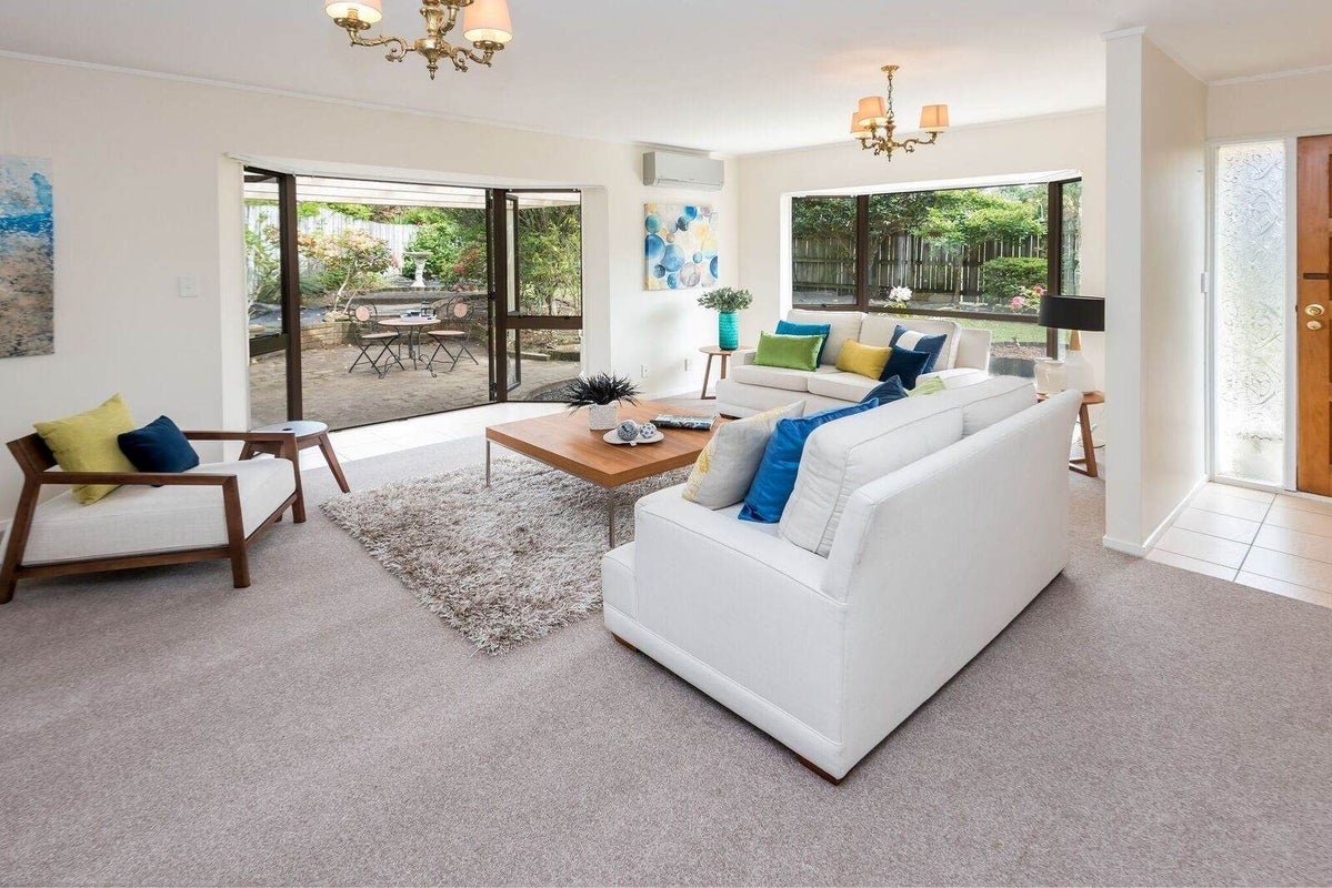 2/2 Channing Crescent, Botany Downs, Auckland - Carousel 2