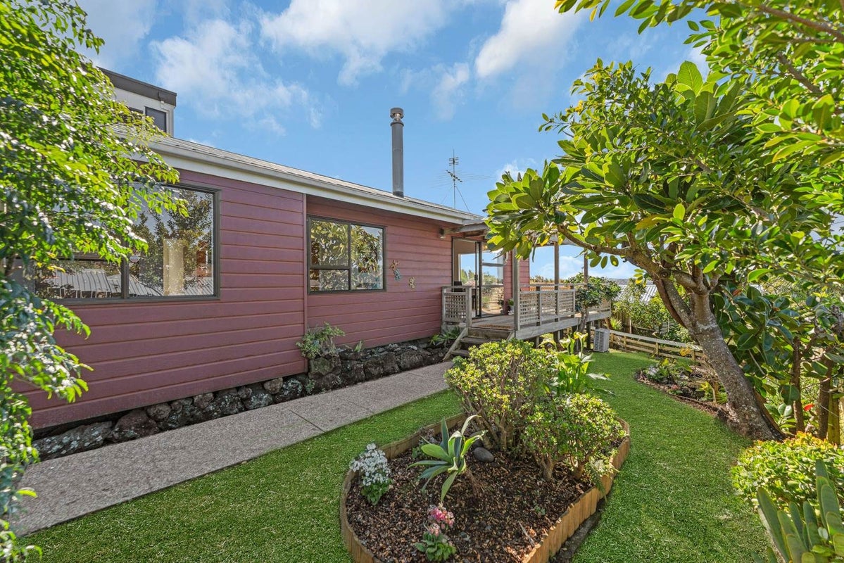 2/14 Pleasant Road, Glen Eden, Auckland - Carousel 1