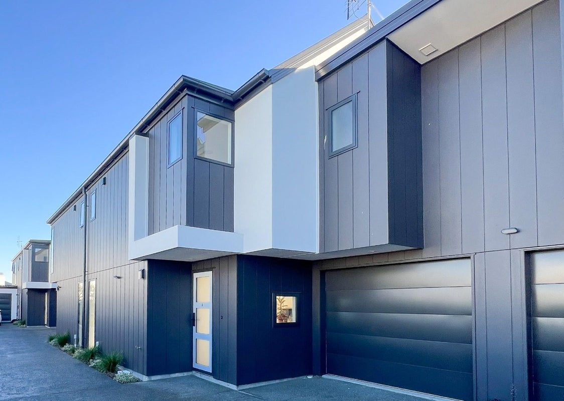 2/5 Clarence Street South, Addington, Christchurch - Carousel 1