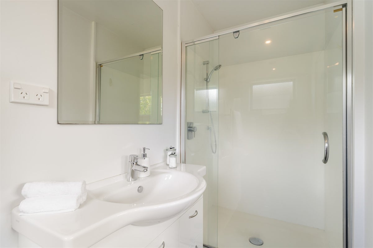 17 Sunstone Crescent, Brown Owl, Upper Hutt - Carousel 29