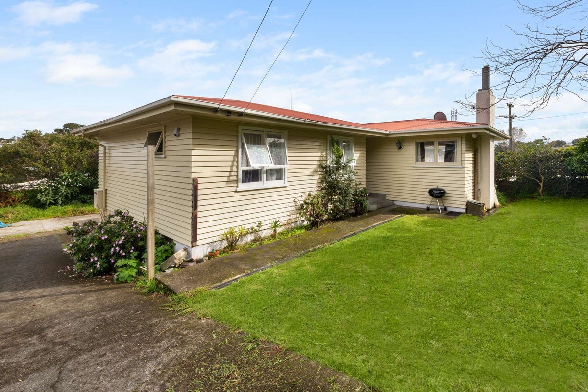 119 Omata Road, Marfell, New Plymouth - Carousel 1