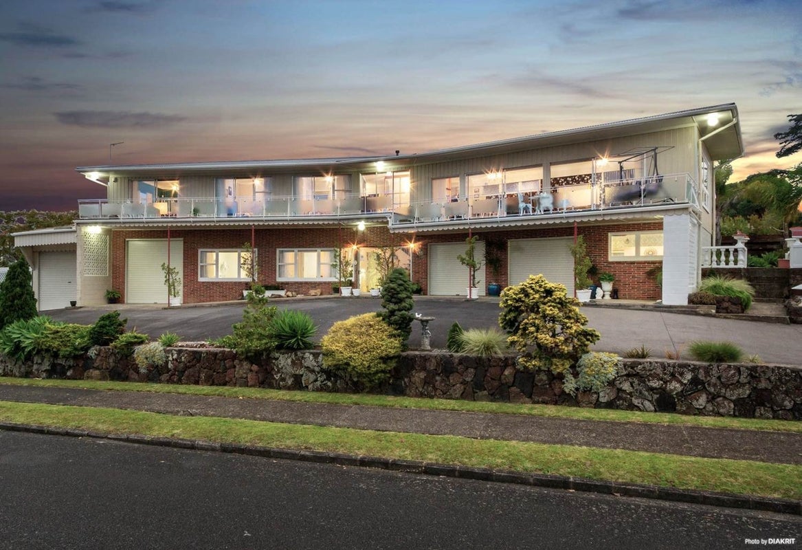11 Gilliam Street, New Lynn, Auckland - Carousel 1