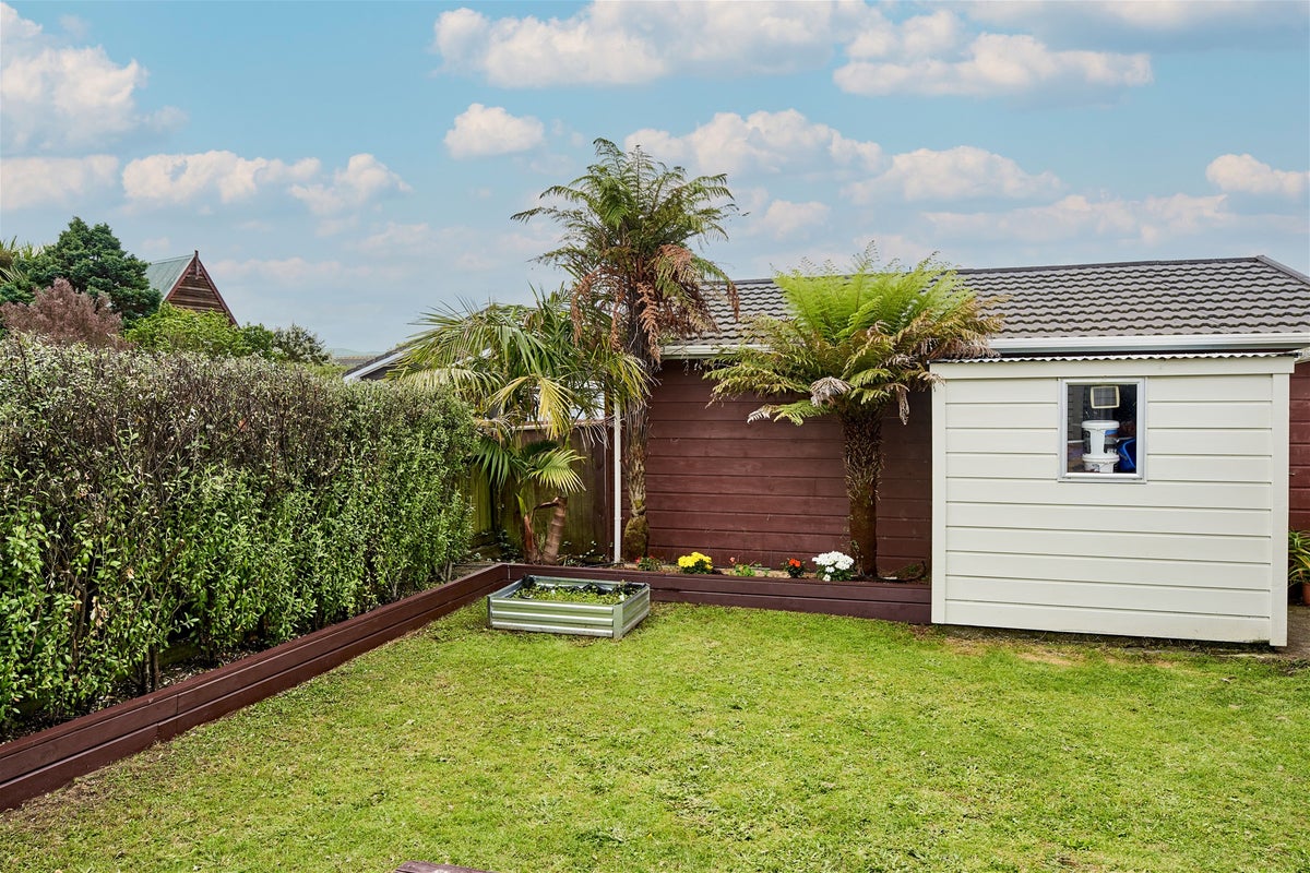 1/19 Norton Park Avenue, Fairfield, Lower Hutt - Carousel 20