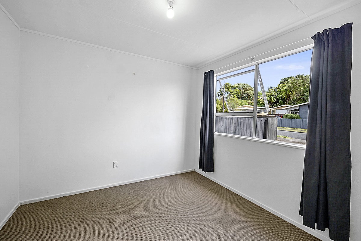 75 Pembroke Street, Westown, New Plymouth - Carousel 16