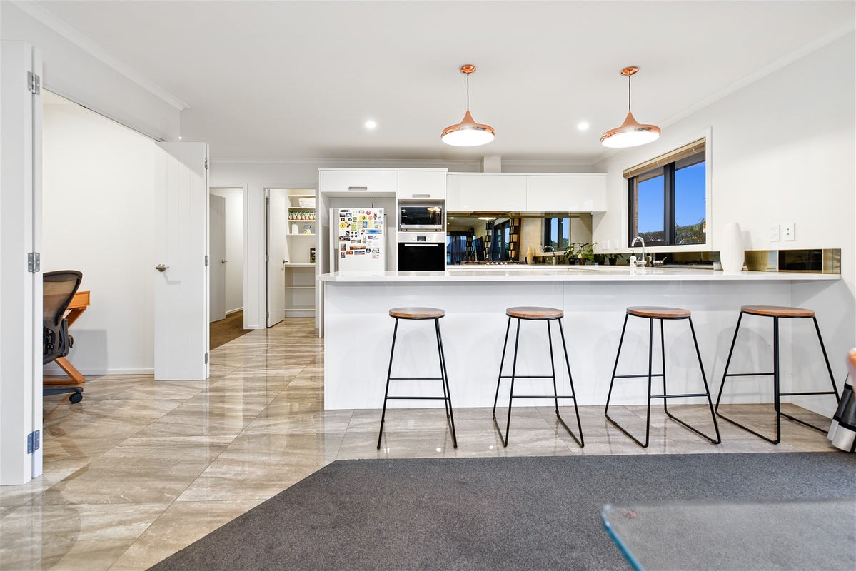 43 Lulu Avenue, Chartwell, Hamilton - Carousel 2