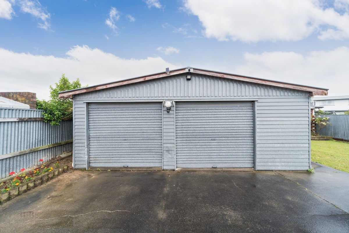 35 Karamea Crescent, Kelvin Grove, Palmerston North - Carousel 2