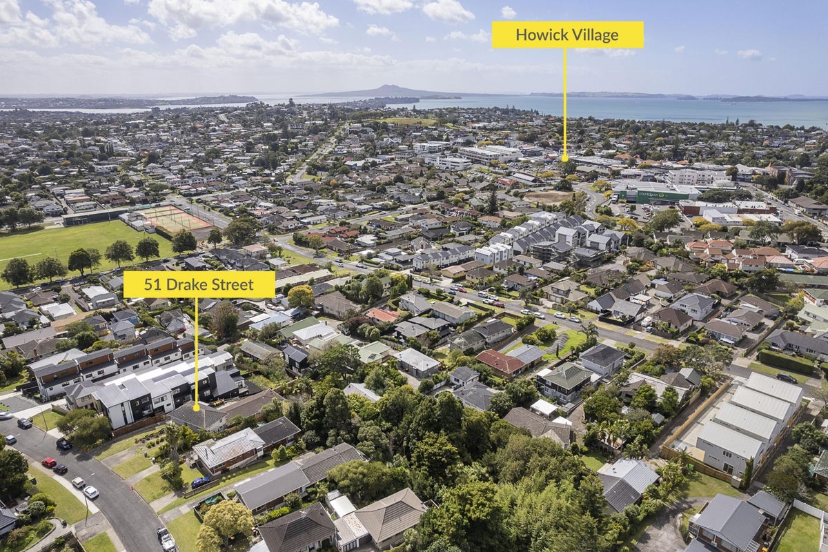 1/51 Drake Street, Howick, Auckland - Carousel 12