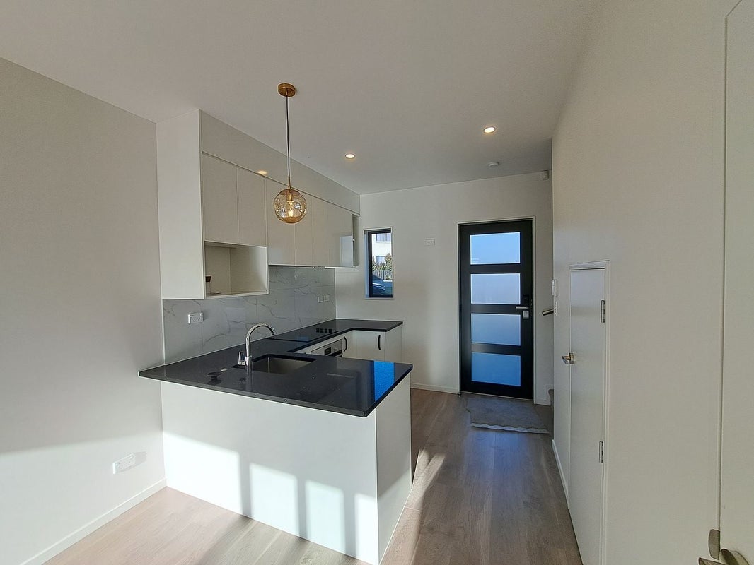 7/36 Westgate Drive, Westgate, Auckland - Carousel 1