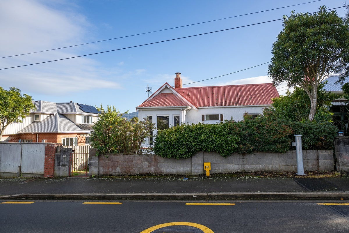 21 Warden Street, Opoho, Dunedin - Carousel 2