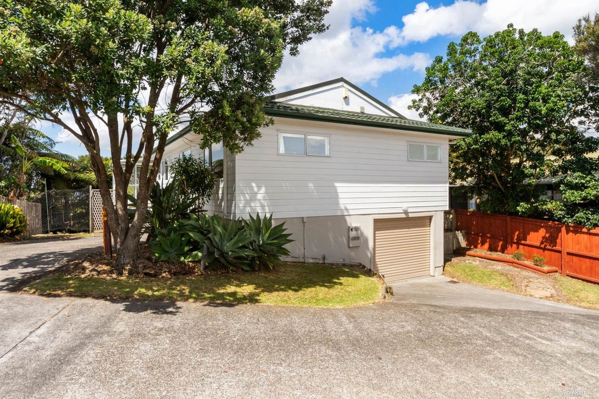 2/19 Darcy Place, Massey, Auckland - Carousel 2