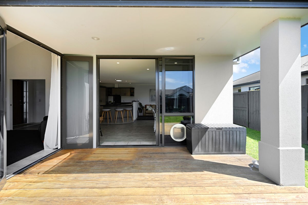 6 Acton Vale, Rototuna North, Hamilton - Carousel 2