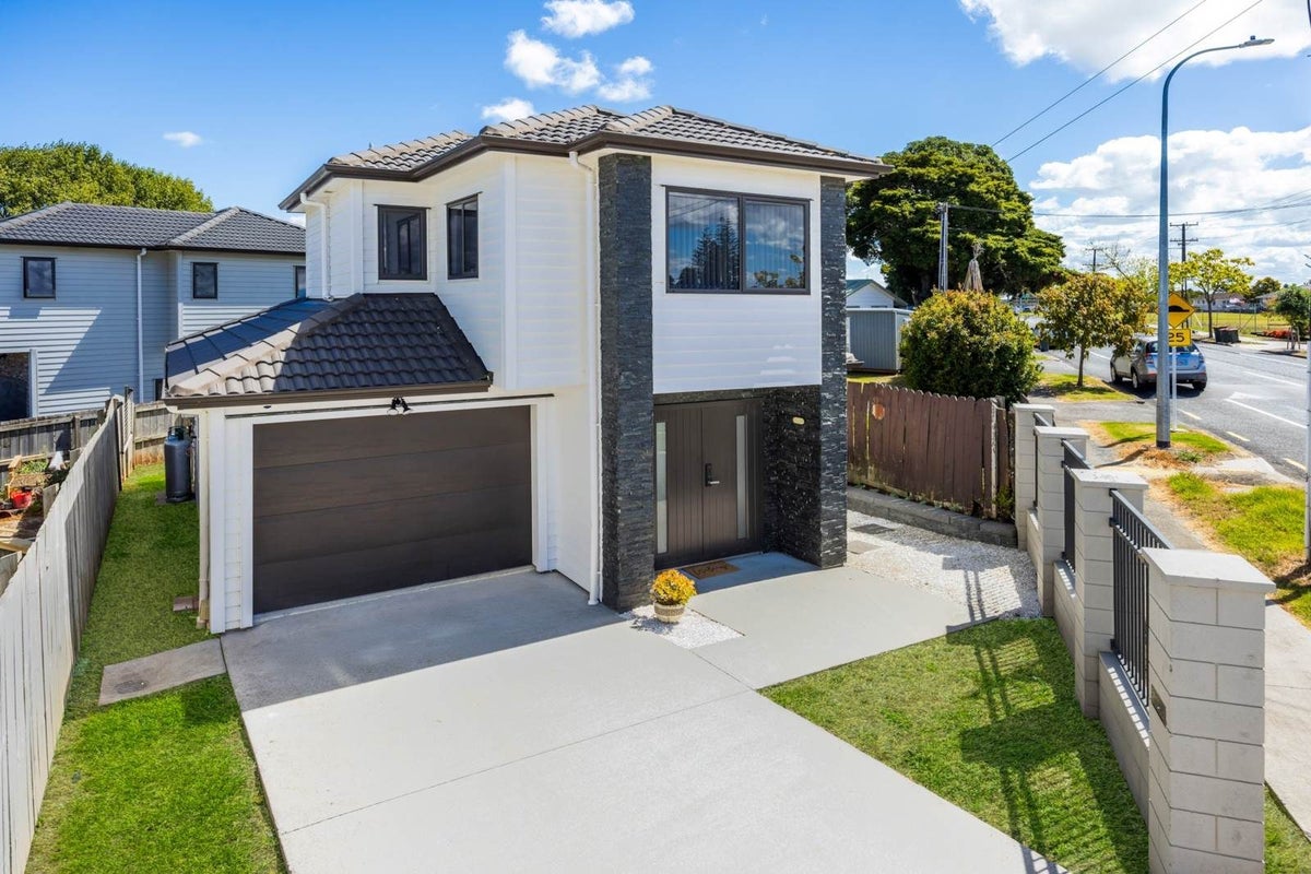 68A Henwood Road, Mangere East, Auckland - Carousel 1