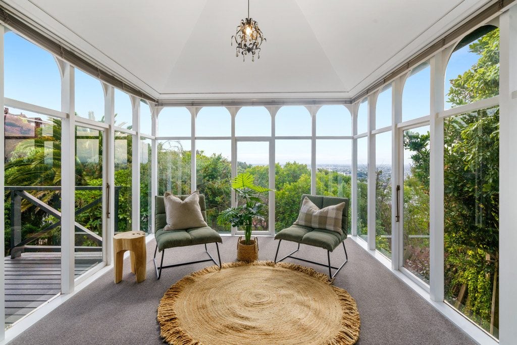 241 Cannon Hill Crescent, Mount Pleasant, Christchurch - Carousel 1