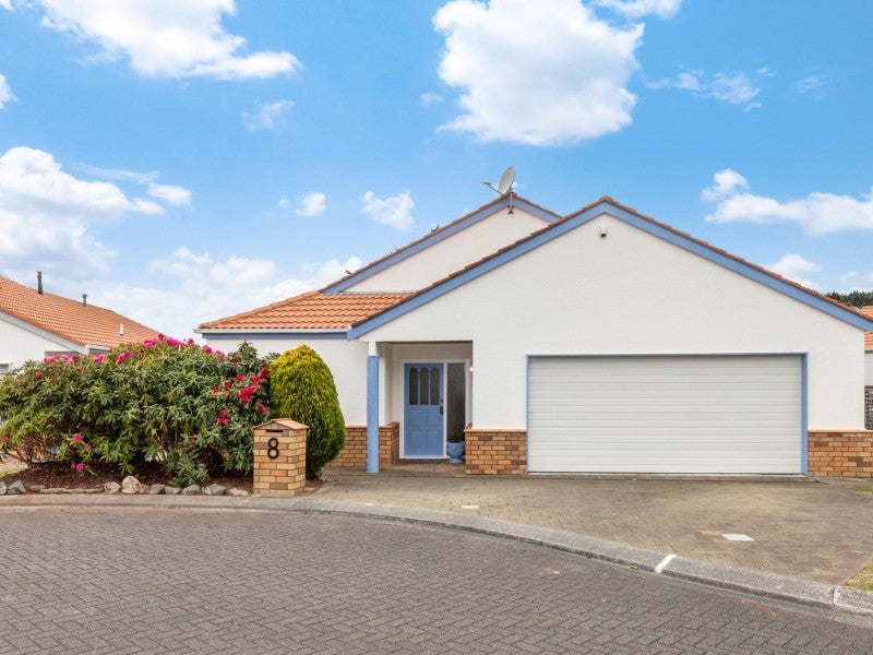 8 Lakeside Villas, WHITBY, PORIRUA - Carousel 2