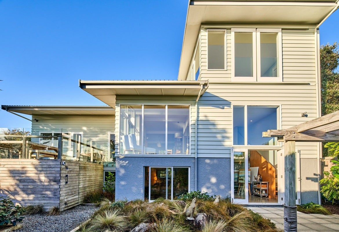 18 Arawa Street, Raumati Beach, Paraparaumu - Carousel 1