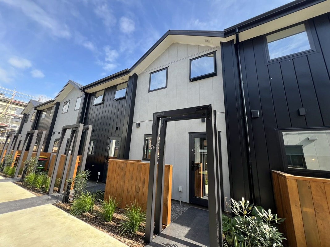 9/216 Rosebank Road, Avondale, Auckland - Carousel 1
