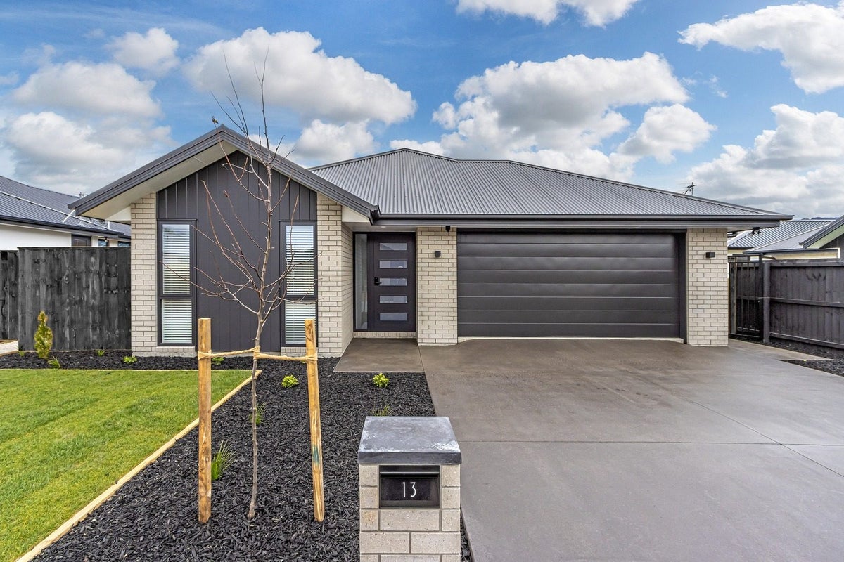 13 Eastman Drive, Halswell, Christchurch - Carousel 1