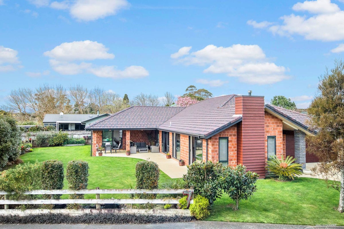 9 Mahoe Glade, Patumahoe, Pukekohe - Carousel 2